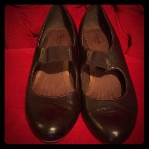 Clark’s Artisan Mary Jane Pumps